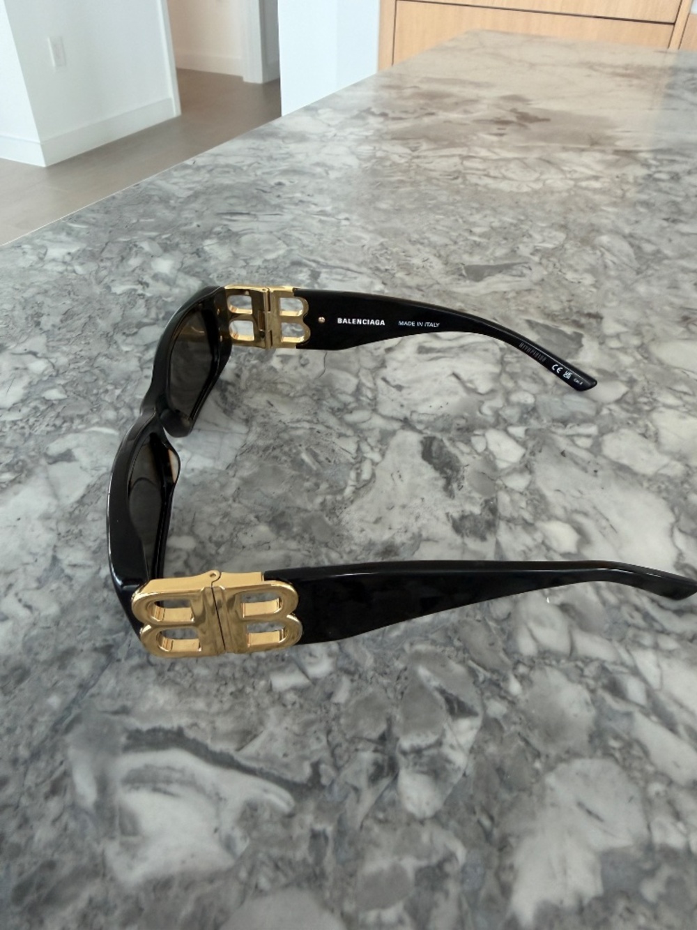 Balenciaga Sunglasses - Picture 9 of 10